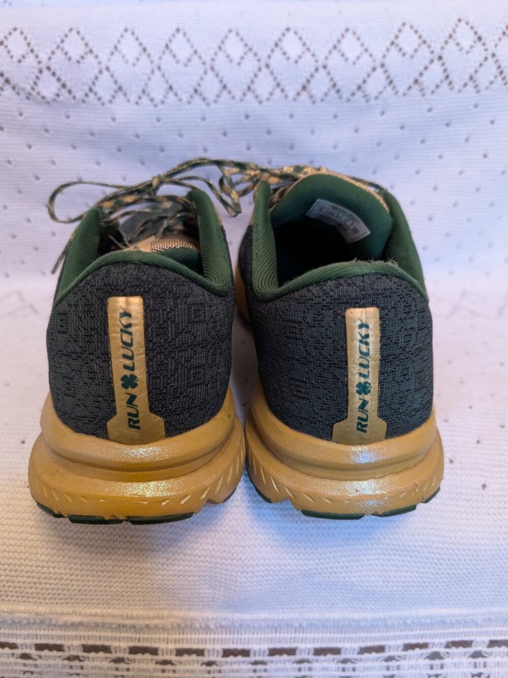 Brooks Launch 7 running shoe Run Lucky St. Patricks Day Green gold size 9 - Picture 3 of 11